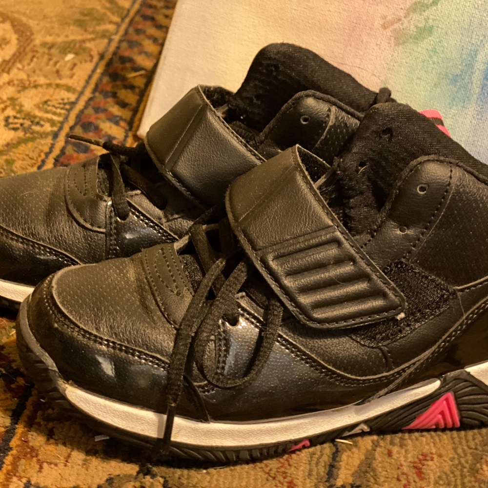 Girls Shaq basketball sneakers